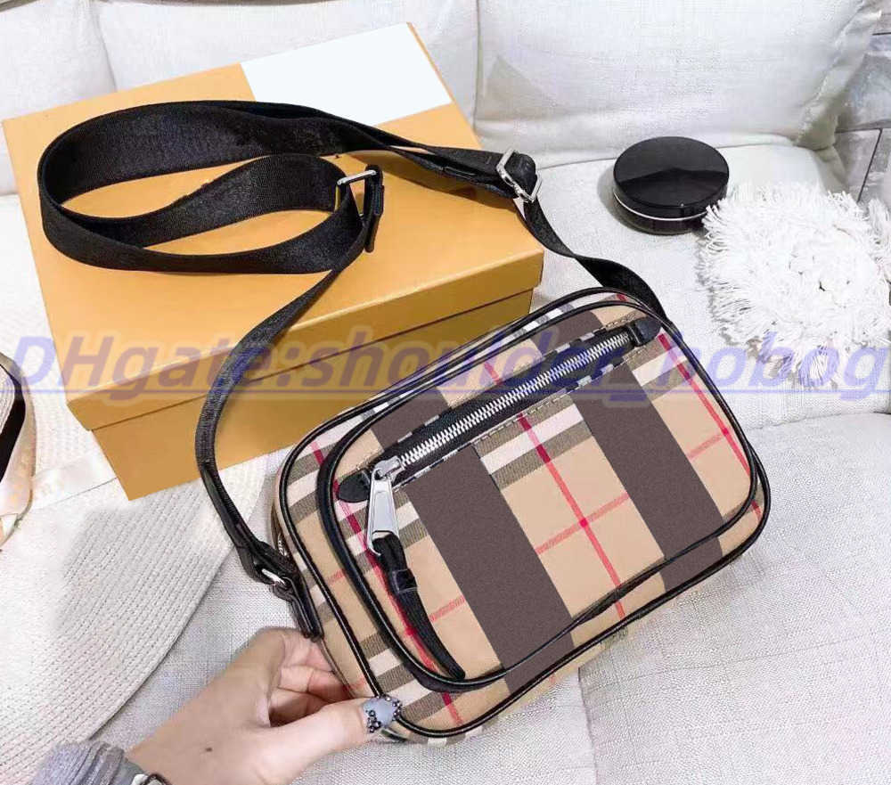 23ss Designer Bags Vintage Check Leather mens crossbody large fashion brand camera classic stripes Women's mens wallet Shoulder clutch bags
23ss Designer Bags Vintage Check Leather mens crossbody large fashion brand camera classic stripes Women's mens wallet Shoulder clutch bags
