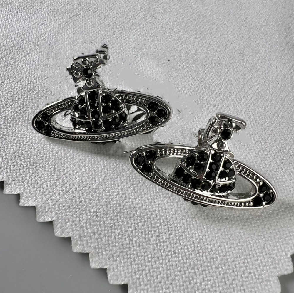 Stud Designer Earrings Vivian Luxury Brand Women Fashion Jewelry Earing Metal Pearl Earring cjeweler Westwood Woman ohrringe Motion current 60ess
Stud Designer Earrings Vivian Luxury Brand Women Fashion Jewelry Earing Metal Pearl Earring cjeweler Westwood Woman ohrringe Motion current 60ess