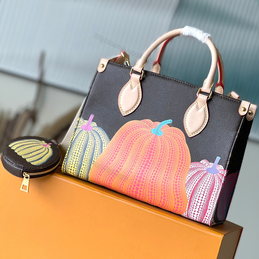 7A Women Large Capacity Totes Bags Mirror Quality ONTHEGO PM Designer Handbag M46467 Shoulder Handbag Fashion Canvas Shopping Bag with Box 25cm L335, M46380
7A Women Large Capacity Totes Bags Mirror Quality ONTHEGO PM Designer Handbag M46467 Shoulder Handbag Fashion Canvas Shopping Bag with Box 25cm L335, M46380
