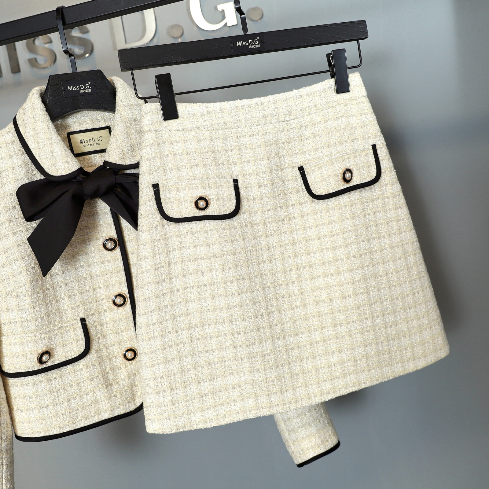 Two Piece Dress High-Quality Small Fragrant Tweed Suit Female Autumn Western Style Bow Tie Short Jacket A-line Skirt Elegant Two-Piece Suit 230504