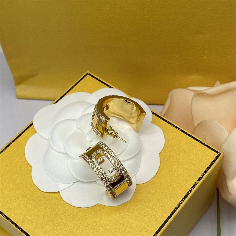 Stainless Steel Gold Earrings Women Luxury Designer Jewelry Rhinestone Diamond O Lock Studs Semicircle Silver Earring Ladies Jewelrys
Stainless Steel Gold Earrings Women Luxury Designer Jewelry Rhinestone Diamond O Lock Studs Semicircle Silver Earring Ladies Jewelrys