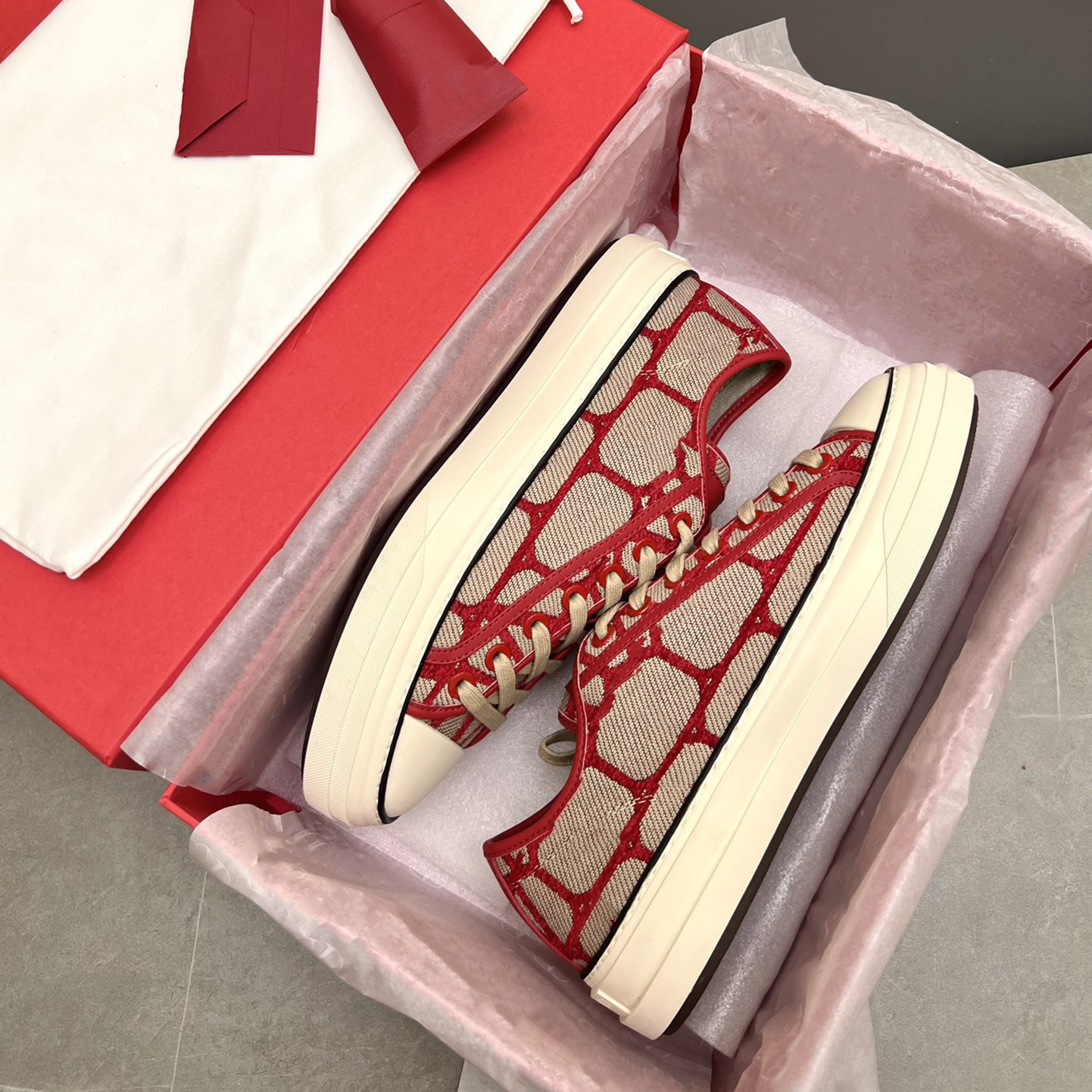man Totaloop Luxurys Designer Woman Toile Canvas Casual Shoes Low Top Sneaker Rubber Sole Stretch Cotton Low platform High Top Sneaker, Low cut shoes 4
man Totaloop Luxurys Designer Woman Toile Canvas Casual Shoes Low Top Sneaker Rubber Sole Stretch Cotton Low platform High Top Sneaker, Low cut shoes 4