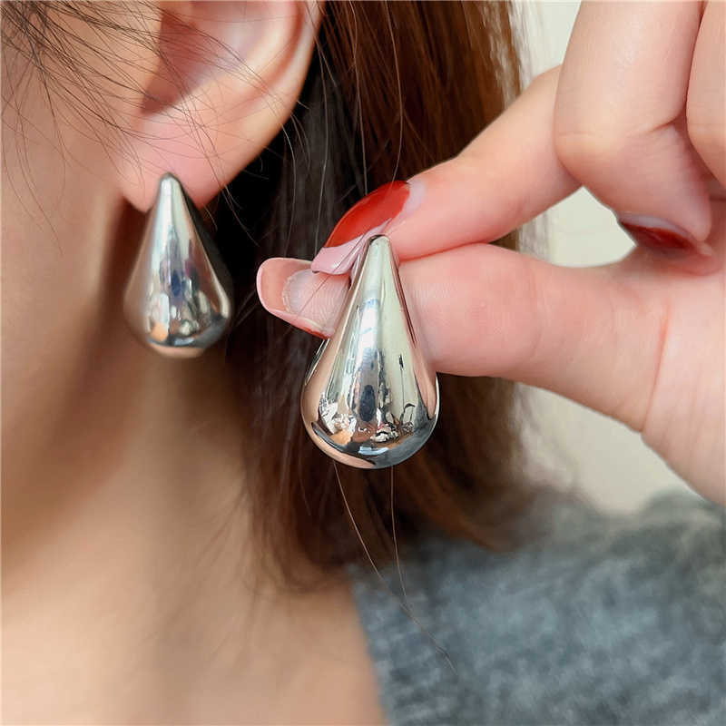 Stud Geometric 2023 New Hot Simple Smooth Chunky Cool Metal Commute Large Water Drop Earrings Studs for Women Girls Jewelry