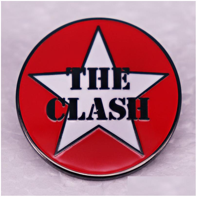 Pins Brooches The Clash Brooch British Punk Rock Band Badge Schoolbag Accessories Pin Drop Delivery Jewelry Dhlq2
Pins Brooches The Clash Brooch British Punk Rock Band Badge Schoolbag Accessories Pin Drop Delivery Jewelry Dhlq2