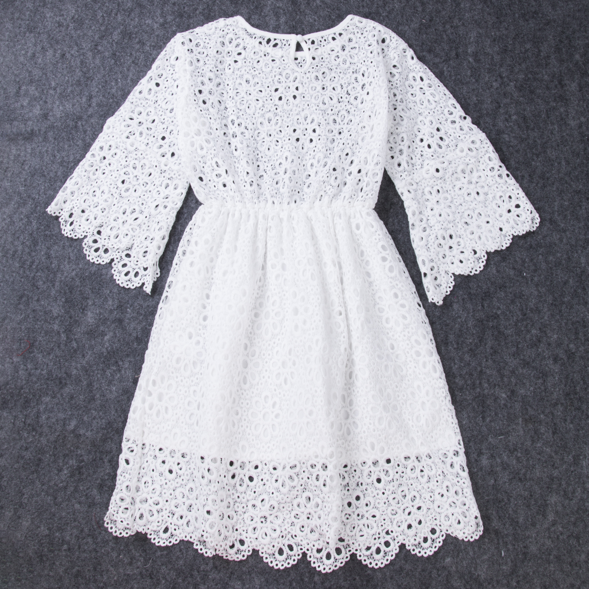 Family Matching Outfits Fashion Clothes Mother Daughter Dresses White Hollow Floral Lace Mini Mom Baby Girl Party 230504
