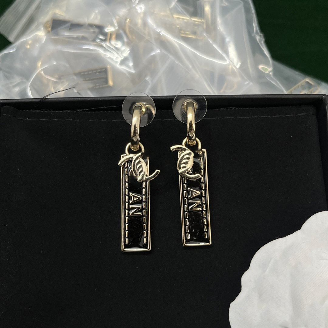 2023 high quality CCity Stud Various New Women Ear StudsC Earring Fashion Designer Letters Earing Accessories For dinner Party Earrings 37
2023 high quality CCity Stud Various New Women Ear StudsC Earring Fashion Designer Letters Earing Accessories For dinner Party Earrings 37