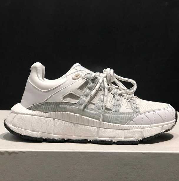 Desginer Mens Trigreca Sneakers Women Platform Shoes Lateral Greca Print Lace Up Leather Runner Trainer Brand Fashion Outdoor Casual Shoes With Box Size 36-45 NO55
Desginer Mens Trigreca Sneakers Women Platform Shoes Lateral Greca Print Lace Up Leather Runner Trainer Brand Fashion Outdoor Casual Shoes With Box Size 36-45 NO55