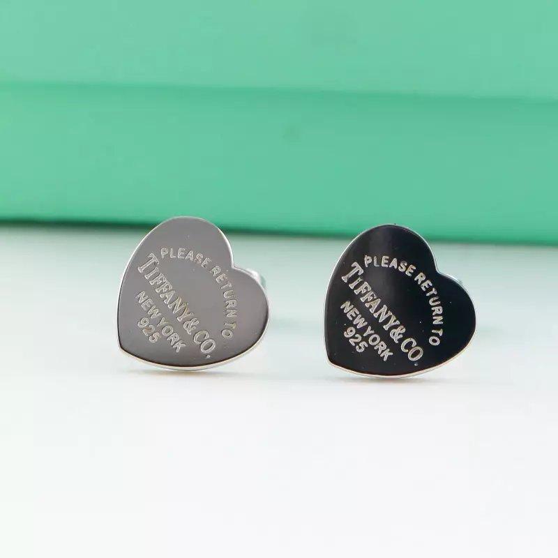 Classic Style Women's Heart Stud Earrings Lovely Size Deluxe Letter Stainless Steel Stud Earrings Wedding Party Favours
Classic Style Women's Heart Stud Earrings Lovely Size Deluxe Letter Stainless Steel Stud Earrings Wedding Party Favours