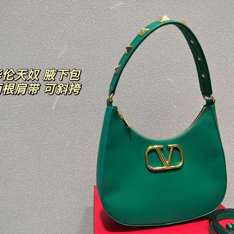 New Handbag Women Bags Women's Luxurys Valentiones Designer Black Leather Logo Riveted Zipper Portable Shoulder Bag Size 28 18 8B00
New Handbag Women Bags Women's Luxurys Valentiones Designer Black Leather Logo Riveted Zipper Portable Shoulder Bag Size 28 18 8B00
