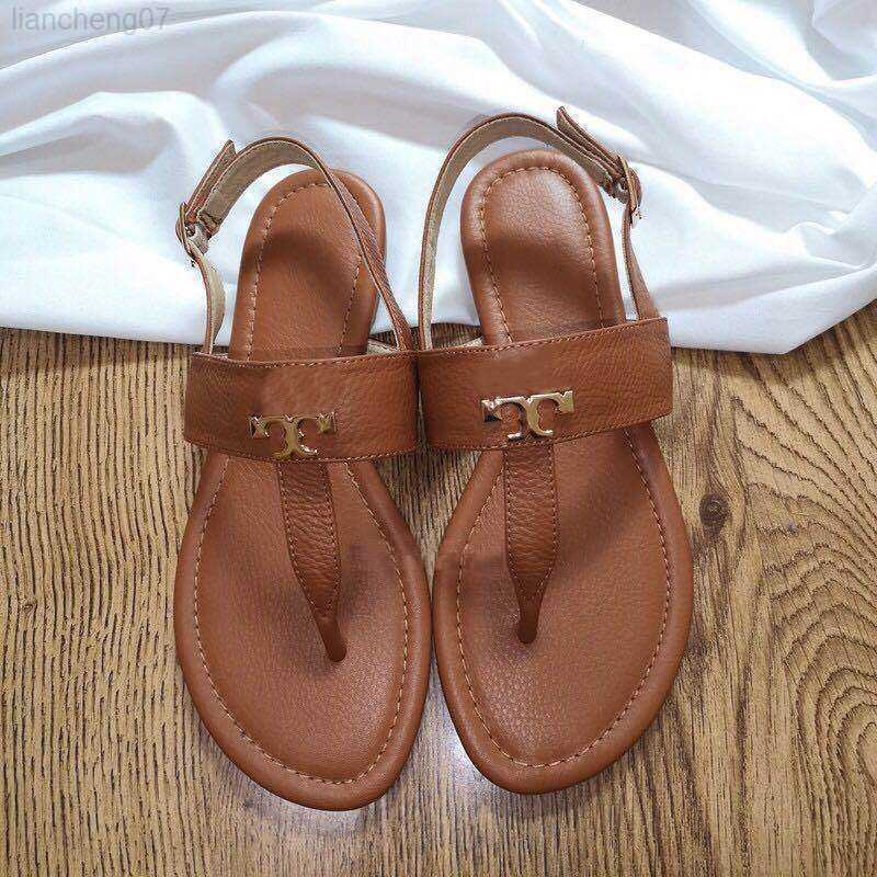 Summer 2023 The New Ladies Flip-Flops For Leisure And Holiday On The Beach With Toe-Clip Plus Size Flat Slippers For Women, Golden
Summer 2023 The New Ladies Flip-Flops For Leisure And Holiday On The Beach With Toe-Clip Plus Size Flat Slippers For Women, Golden