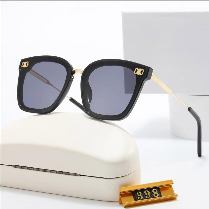 Designer sunglasses mens eyeglasses PC lens full frame UV400 sun proof womens fashion glasses luxury printing F oversize Adumbral for beach outdoor
Designer sunglasses mens eyeglasses PC lens full frame UV400 sun proof womens fashion glasses luxury printing F oversize Adumbral for beach outdoor