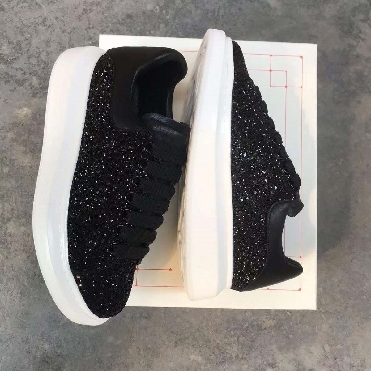 Designer mc Casual Shoes queens Woman Leather Men Platform Oversized Sneakers Lace Up Black diamond Silver sequins Luxury Espadrilles alexander shoe b5
Designer mc Casual Shoes queens Woman Leather Men Platform Oversized Sneakers Lace Up Black diamond Silver sequins Luxury Espadrilles alexander shoe b5