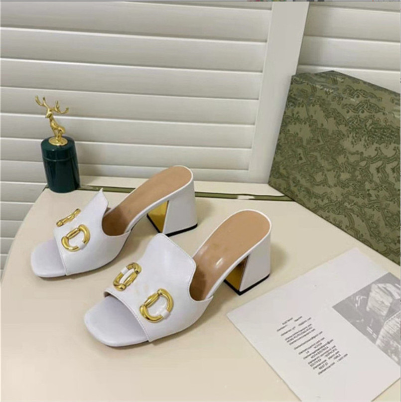 Designer Sandals Women Sandals Slippers Leather Thick Heeled Shoes 35-42 Luxury Atmosphere High Quality
Designer Sandals Women Sandals Slippers Leather Thick Heeled Shoes 35-42 Luxury Atmosphere High Quality