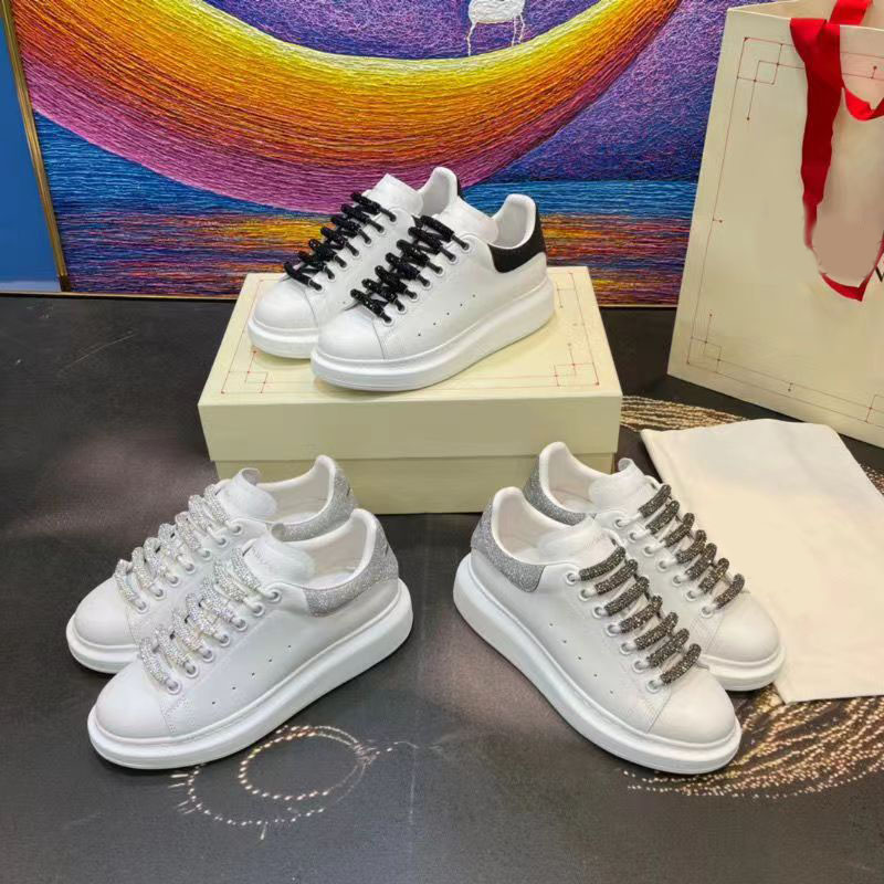2023 Designer Logo Oversized Casual Shoes White Black Leather Luxury Velvet Suede Womens ventilate Espadrilles Trainers mens women Flats Lace Up Platform Sneakers
2023 Designer Logo Oversized Casual Shoes White Black Leather Luxury Velvet Suede Womens ventilate Espadrilles Trainers mens women Flats Lace Up Platform Sneakers
