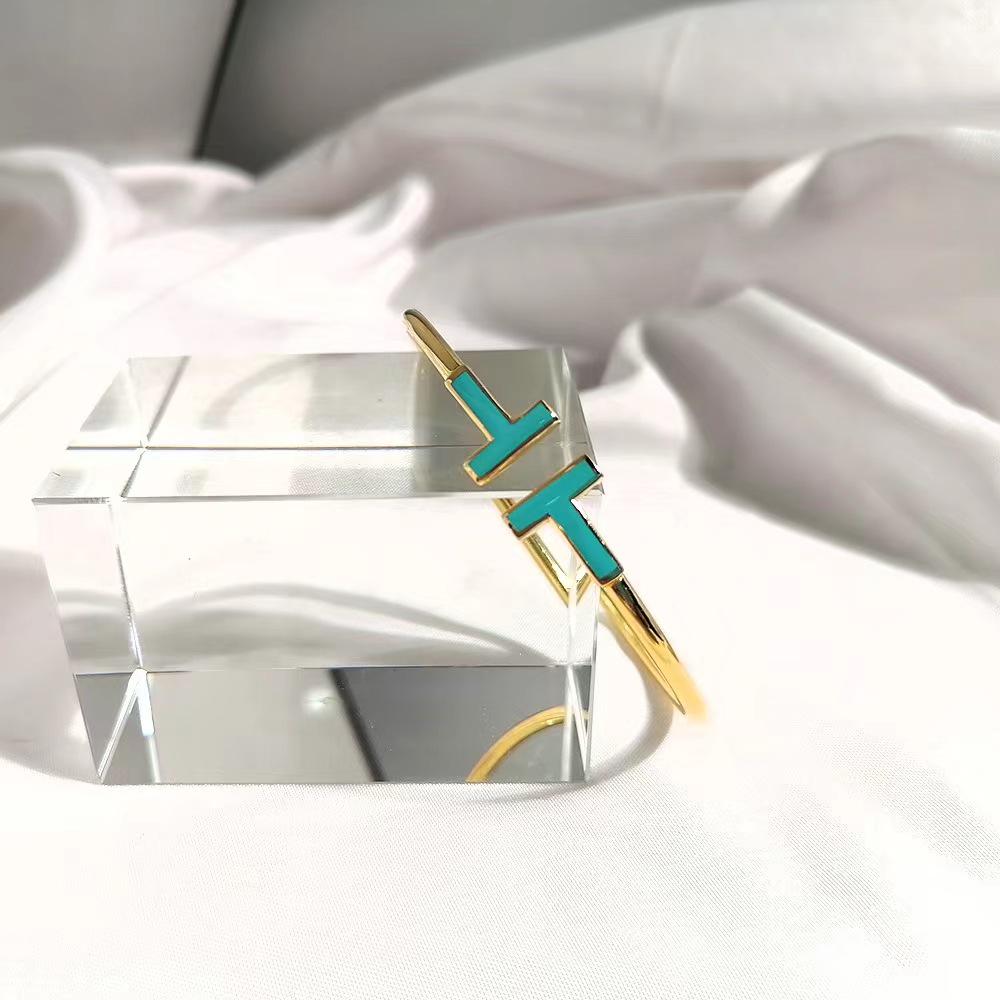 18k gold Plated bangle bracelets for women girls mother two T diamond love designer jewerly couple fashion Wedding Party Jewelry gifts senior bride female gifts
18k gold Plated bangle bracelets for women girls mother two T diamond love designer jewerly couple fashion Wedding Party Jewelry gifts senior bride female gifts