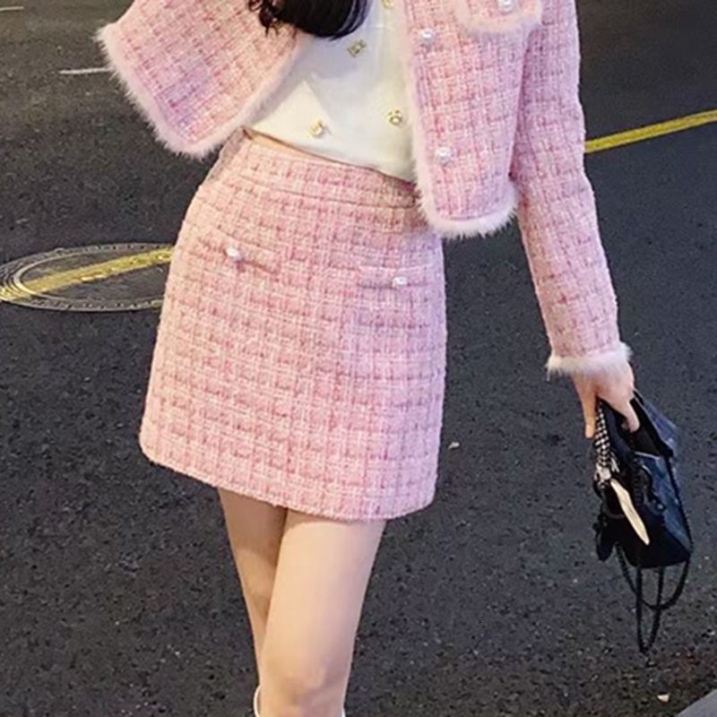 Winter Runway White Wool 2 Piece Set Women Single Breasted Pearls Beading Jacket Coat+Tassel Short Skirt Winter Tweed Suit 201027