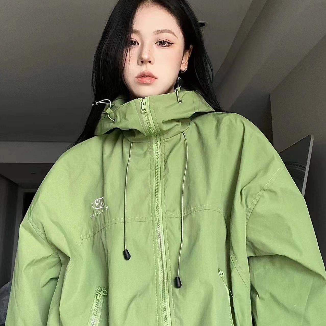 Women's Jackets New American Letter Avocado Green Embroidery Outdoor Function Hooded Charge Jacket Zipper Hooded Over Hipster Jacket 230505