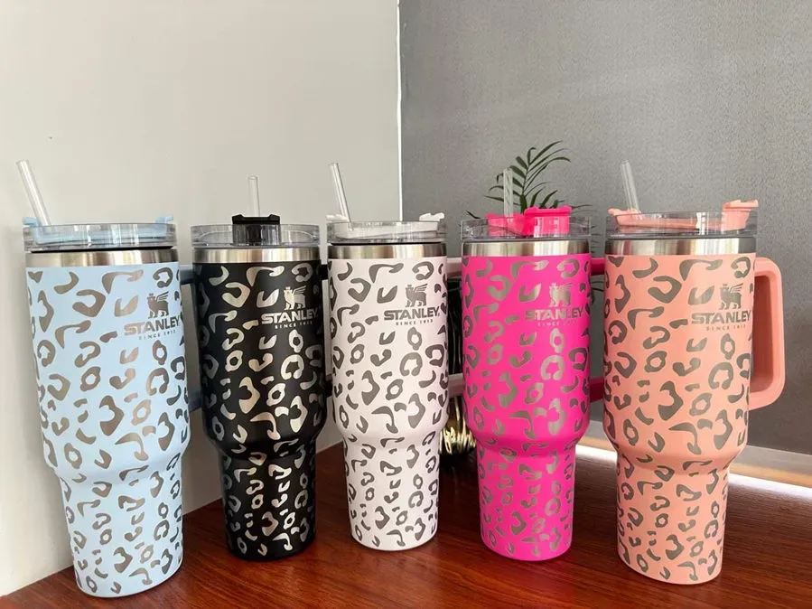 stanley quencher 40oz tumbler leopard print Design with Logo handle lid straw beer mug water bottle powder coating outdoor camping cup, Multi-color
stanley quencher 40oz tumbler leopard print Design with Logo handle lid straw beer mug water bottle powder coating outdoor camping cup, Multi-color