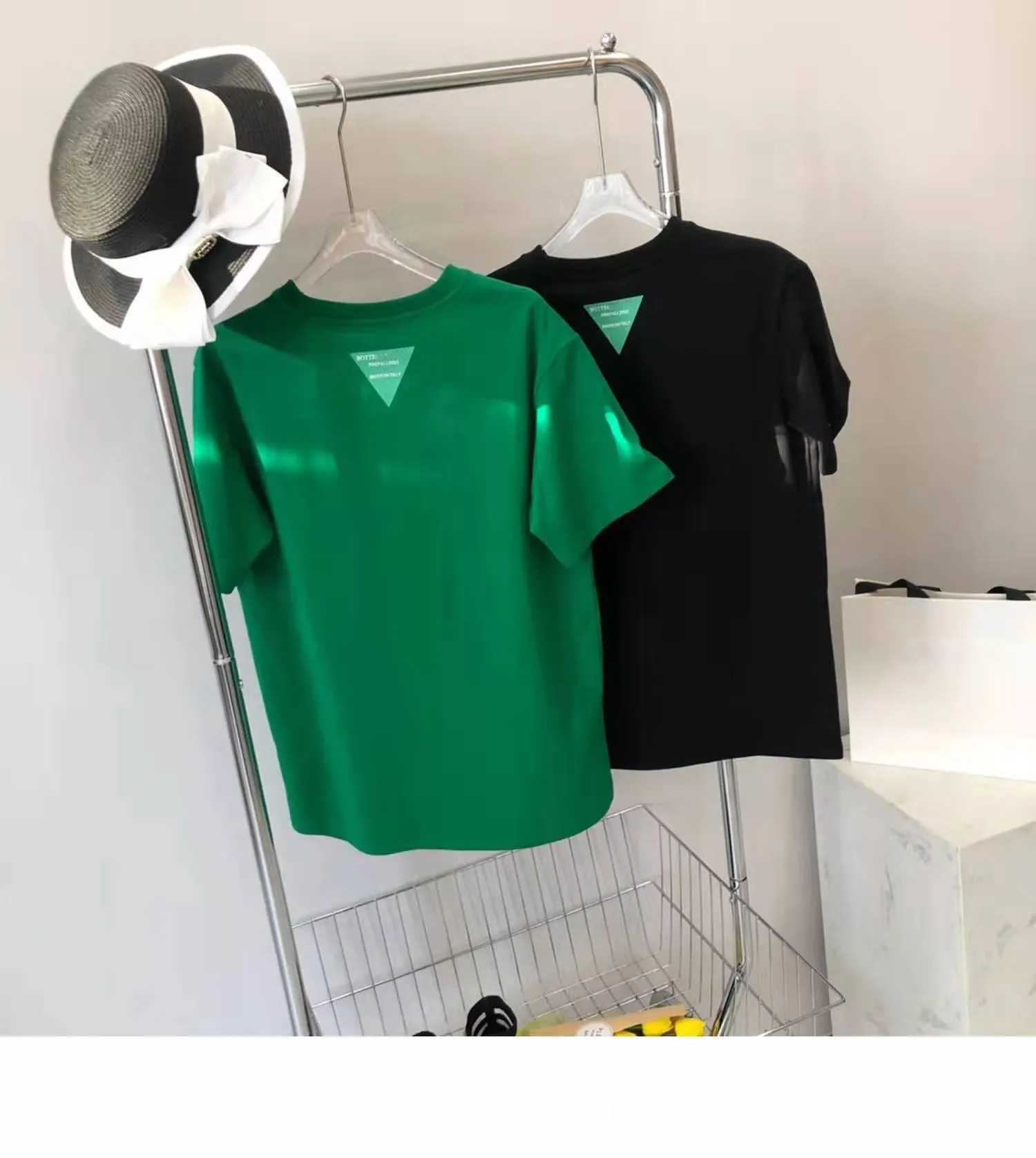 BV Mens T Shirt Designer For Men Womens Shirts Fashion tshirt With Letter Casual Summer Short Sleeve Man Tee Woman Clothing
BV Mens T Shirt Designer For Men Womens Shirts Fashion tshirt With Letter Casual Summer Short Sleeve Man Tee Woman Clothing