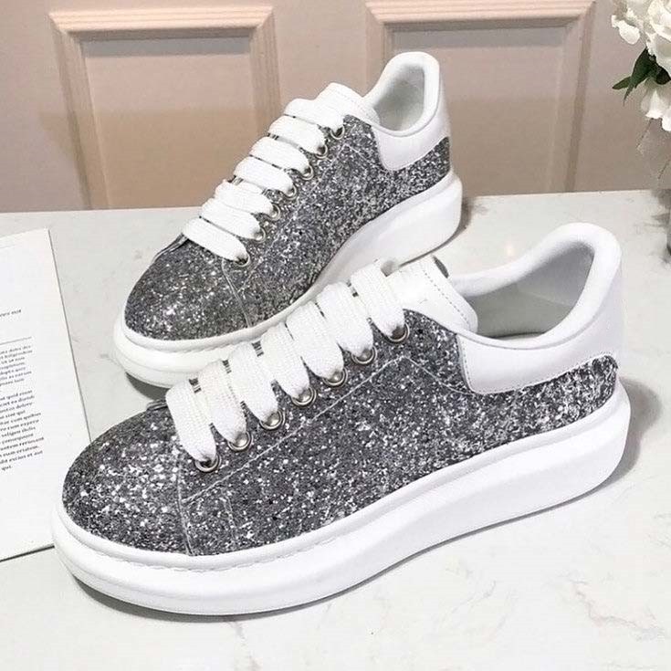 Designer mc Casual Shoes queens Woman Leather Men Platform Oversized Sneakers Lace Up Black diamond Silver sequins Luxury Espadrilles alexander shoe b4
Designer mc Casual Shoes queens Woman Leather Men Platform Oversized Sneakers Lace Up Black diamond Silver sequins Luxury Espadrilles alexander shoe b4