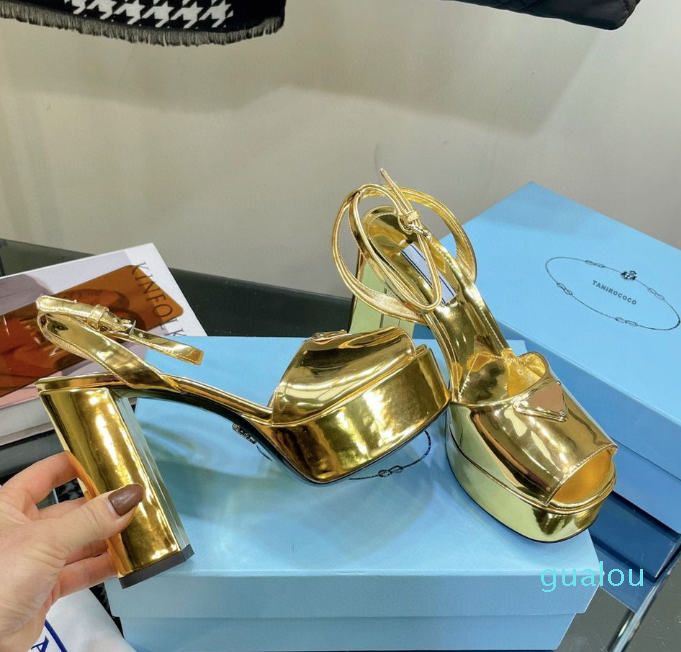 Raso Plateau Metallic Peep-Toe Platform sandals chunky high heels Ankle plaque strap heeled Pumps block heel sandal luxury designer shoes for women factory footwear, Silver
Raso Plateau Metallic Peep-Toe Platform sandals chunky high heels Ankle plaque strap heeled Pumps block heel sandal luxury designer shoes for women factory footwear, Silver