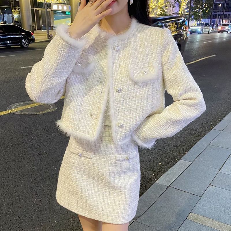 Winter Runway White Wool 2 Piece Set Women Single Breasted Pearls Beading Jacket Coat+Tassel Short Skirt Winter Tweed Suit 201027