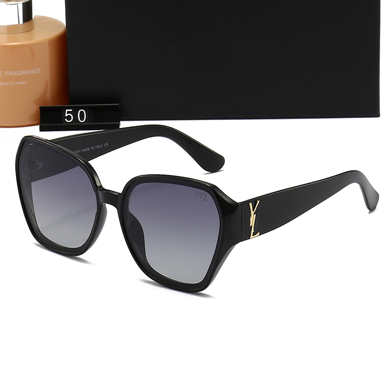 Hot Luxury Sunglasses For Man Shades Designer Sunglasses for Women UV 400 Beach Sunmmer Glasses UV Protection Fashion Sunglass Letter Casual Eyeglasses with Box
Hot Luxury Sunglasses For Man Shades Designer Sunglasses for Women UV 400 Beach Sunmmer Glasses UV Protection Fashion Sunglass Letter Casual Eyeglasses with Box