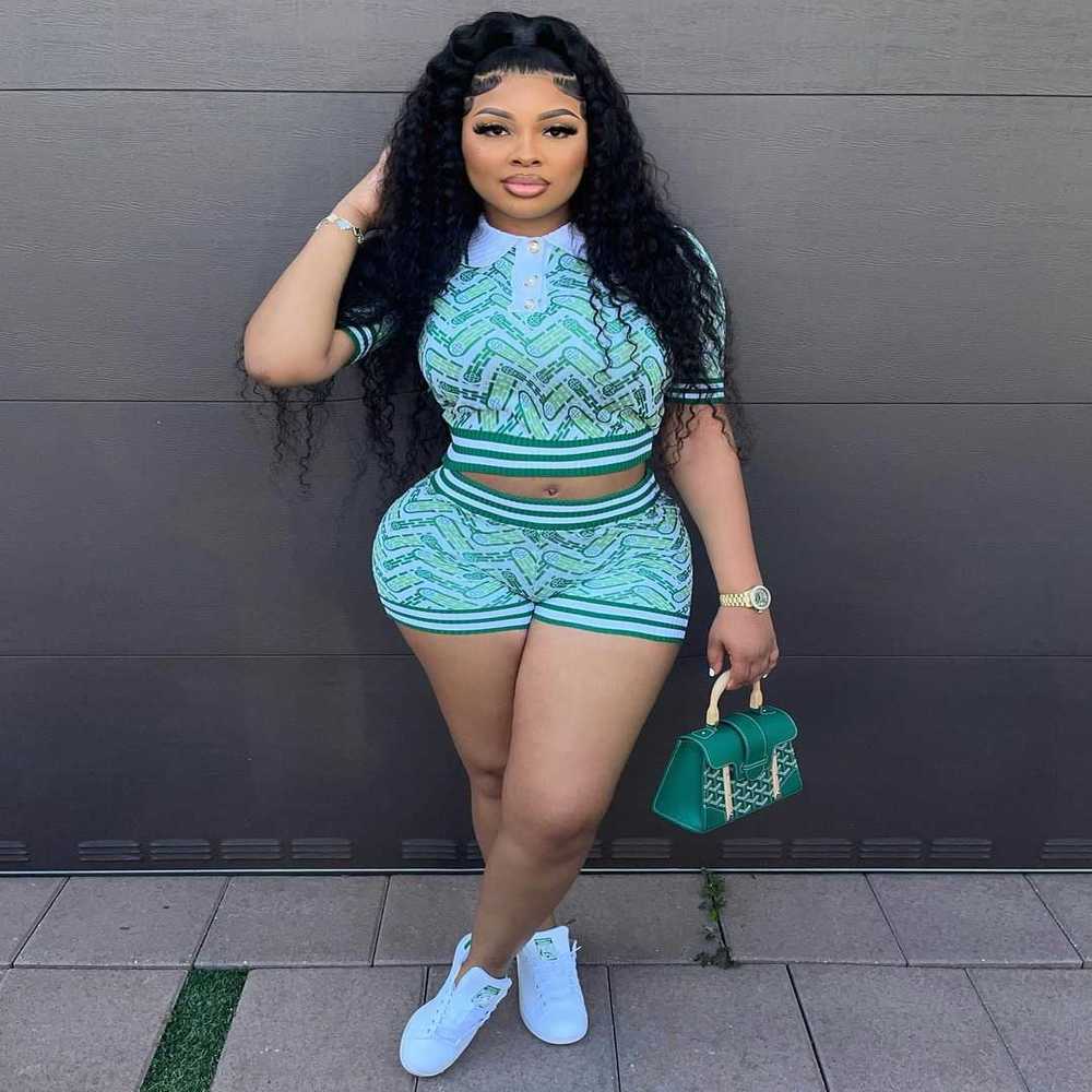 Plus Size Designer Summer Tracksuits Women Outfits Two Piece Sets Short Sleeve Top And Shorts Knitted Ribbed Casual Printed Sweatsuits, As pic
Plus Size Designer Summer Tracksuits Women Outfits Two Piece Sets Short Sleeve Top And Shorts Knitted Ribbed Casual Printed Sweatsuits, As pic