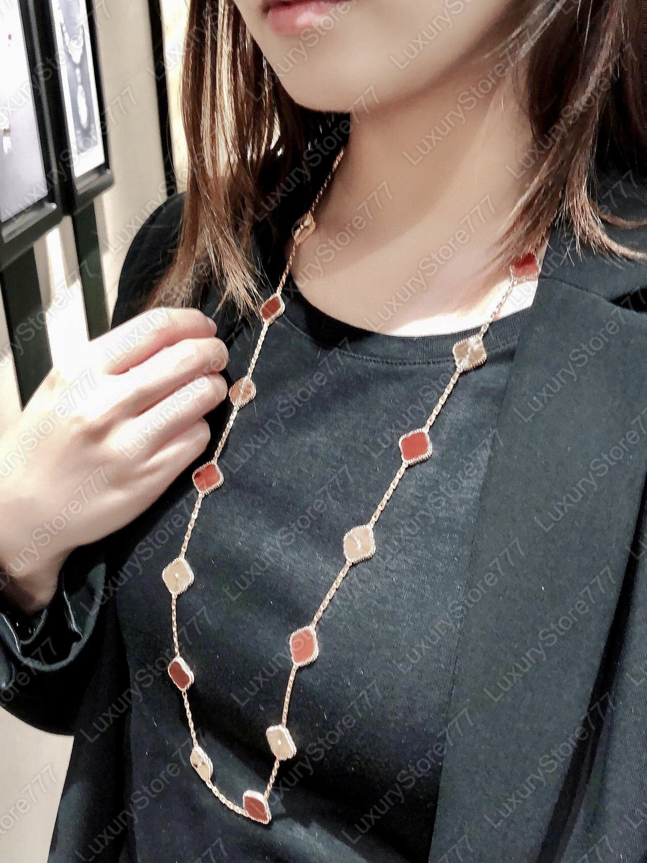 Designer Pendant Necklace Womens Elegant 20/twenty flower Necklace High Quality Necklace Jewelry 18K Gilded Girl Gift Couple with Box
Designer Pendant Necklace Womens Elegant 20/twenty flower Necklace High Quality Necklace Jewelry 18K Gilded Girl Gift Couple with Box