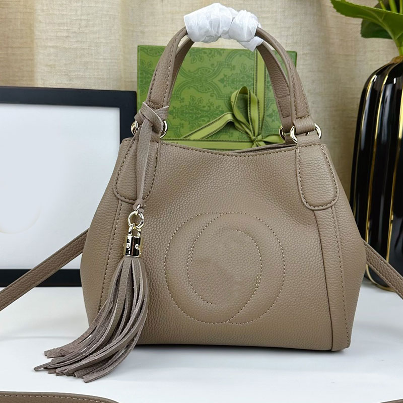 Large Capacity Package Handbag Purse Crossbody Bag Fashion Litchi Grain Cowhide Classic Style Genuine Leather Interior Zipper High Quality Letter Print, Red
Large Capacity Package Handbag Purse Crossbody Bag Fashion Litchi Grain Cowhide Classic Style Genuine Leather Interior Zipper High Quality Letter Print, Red