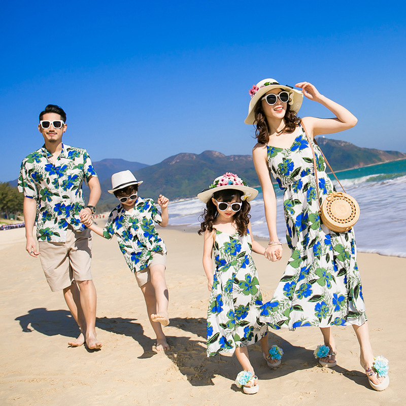 Family Matching Outfits Parent-Child Wear Summer Couple Beach Vacation Clothes for the Whole Family Mother-Daughter Dress Shirt Suit 230506