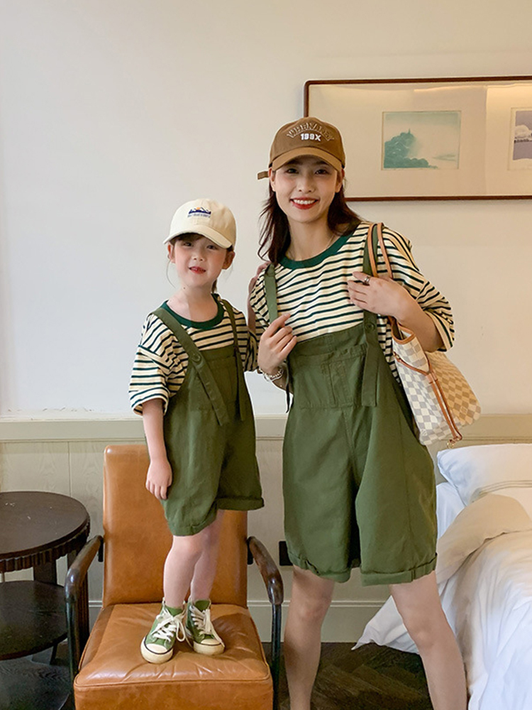 Family Matching Outfits Parent-child Striped Short-sleeved Overalls Two-piece Korean Version Mother-daughter Girl's Denim Suit 4-6y 230506