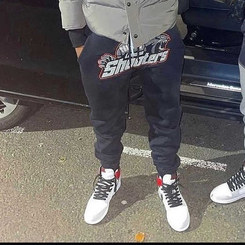 Designer Clothing Casual Pant trapstar Niche Trendy Brand Sanitary Pants with Red Edge Tiger Head Embroidery Plush Thickening for Men Women's Casual Pants, Gray
Designer Clothing Casual Pant trapstar Niche Trendy Brand Sanitary Pants with Red Edge Tiger Head Embroidery Plush Thickening for Men Women's Casual Pants, Gray