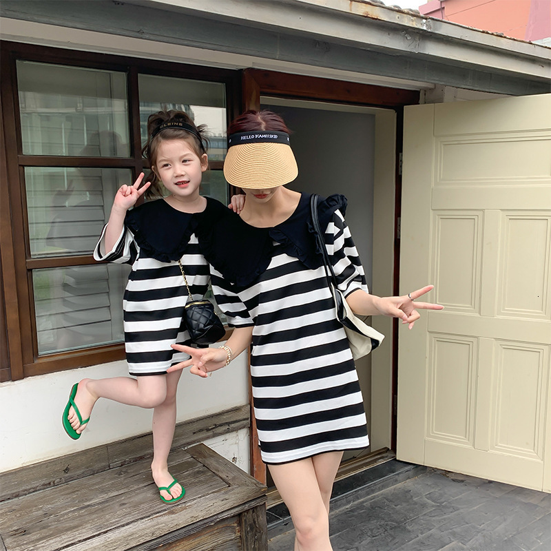 Family Matching Outfits Mom And Daughter Korea Dress With Big Collar Baby Girls And Women's Fashion Dresses Parent-Child Matching Summer Clothing
