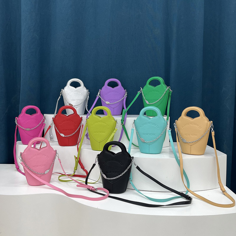 Top Quality Fashion the tote bag women leather chain handbags brands letter tiffanys New York Shoulder bags louise viuton messenger bag purse lady evening wallet
Top Quality Fashion the tote bag women leather chain handbags brands letter tiffanys New York Shoulder bags louise viuton messenger bag purse lady evening wallet