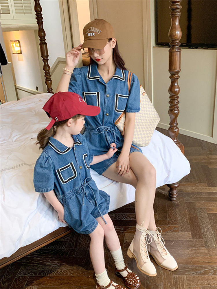 Family Matching Outfits Korean Version Parent-child Wear Mother-daughter Denim Jumpsuit Children's Denim Clothing mommy and me clothes 230506