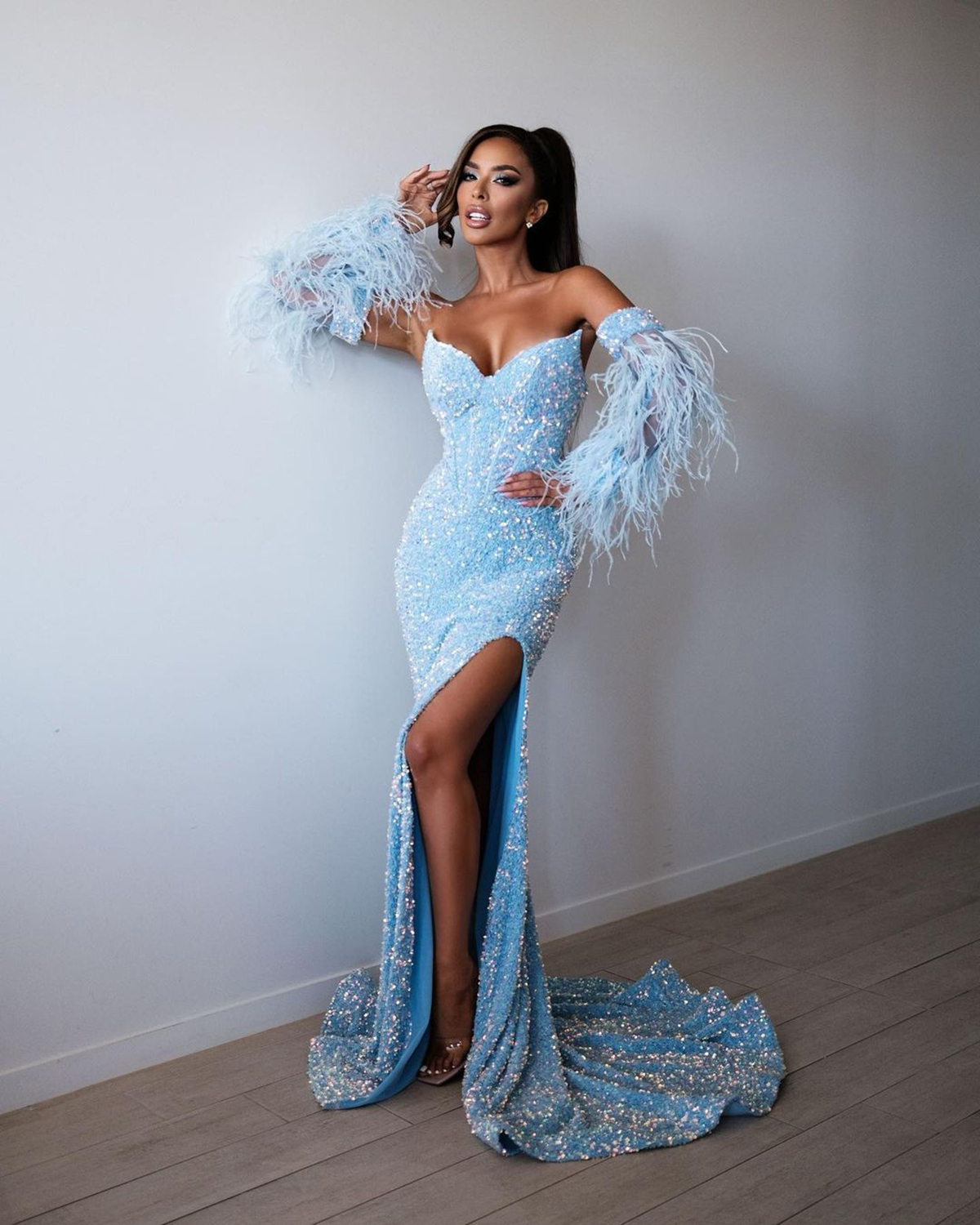 Feathers Sky Blue Prom Dresses Mermaid Side Split Party Dresses Sweetheart Sequined Custom Made Evening Dress