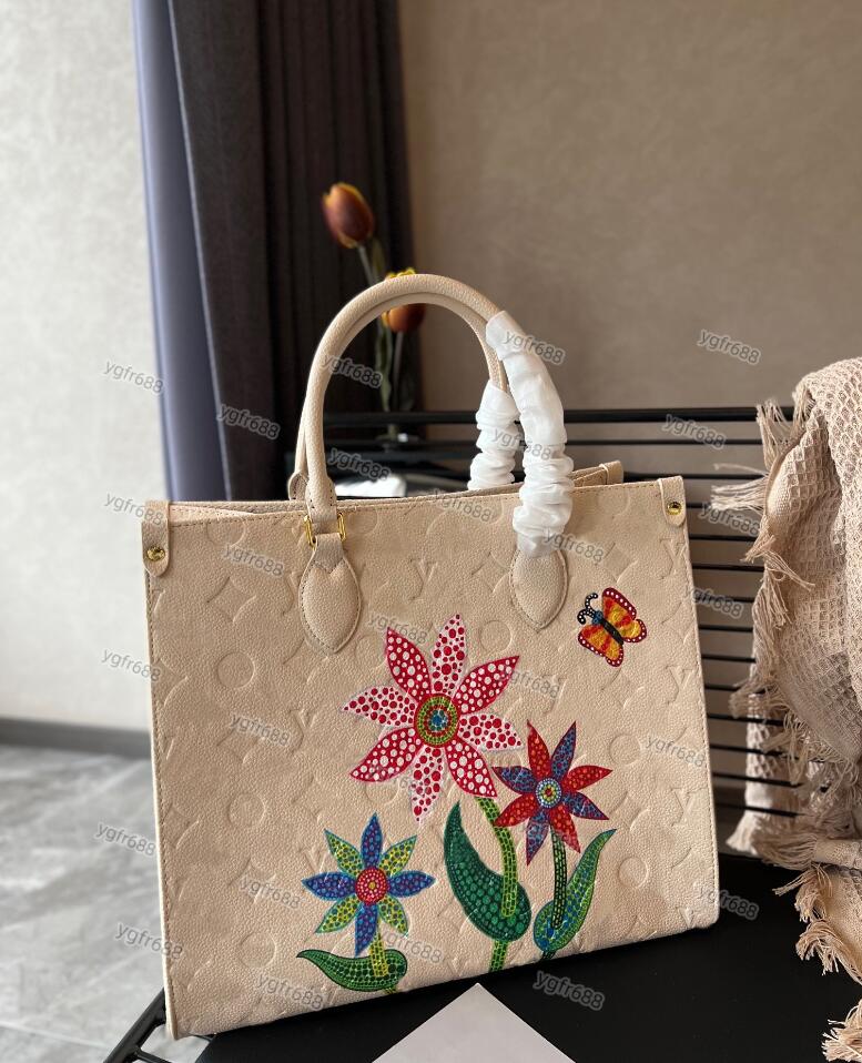 flower Designer Women Bags 100% High quality Women Handbag Real Leather Luxury Designer Bag colored drawing Women Shoulder Bags Classic Style Tote Cross body Bag, White 35*30cm
flower Designer Women Bags 100% High quality Women Handbag Real Leather Luxury Designer Bag colored drawing Women Shoulder Bags Classic Style Tote Cross body Bag, White 35*30cm