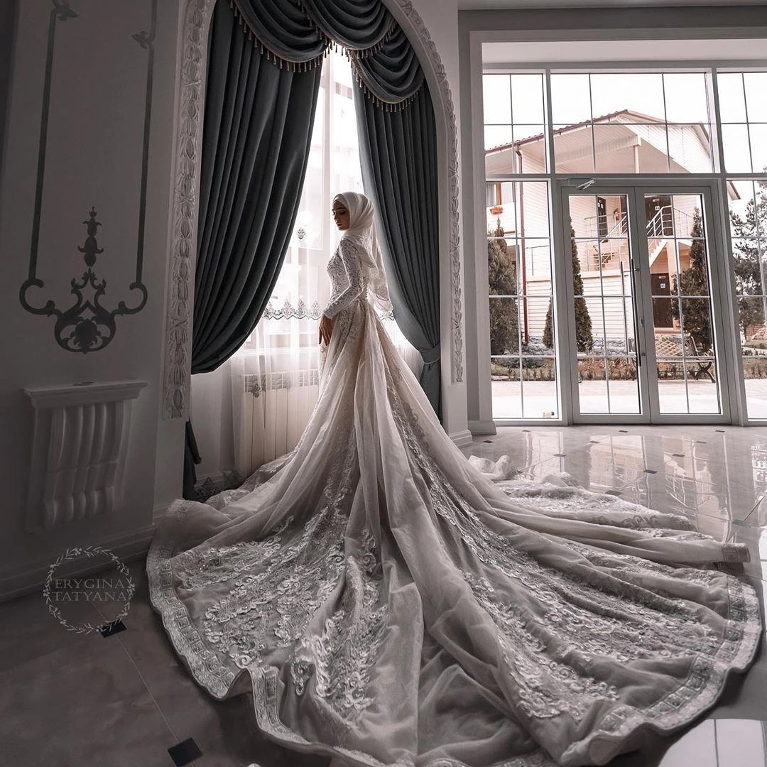 Vintage Mermaid Lace Muslim Wedding Dresses With Detachable Train 2023 long sleeve applique arabic middle east hijab bridal dress mariee