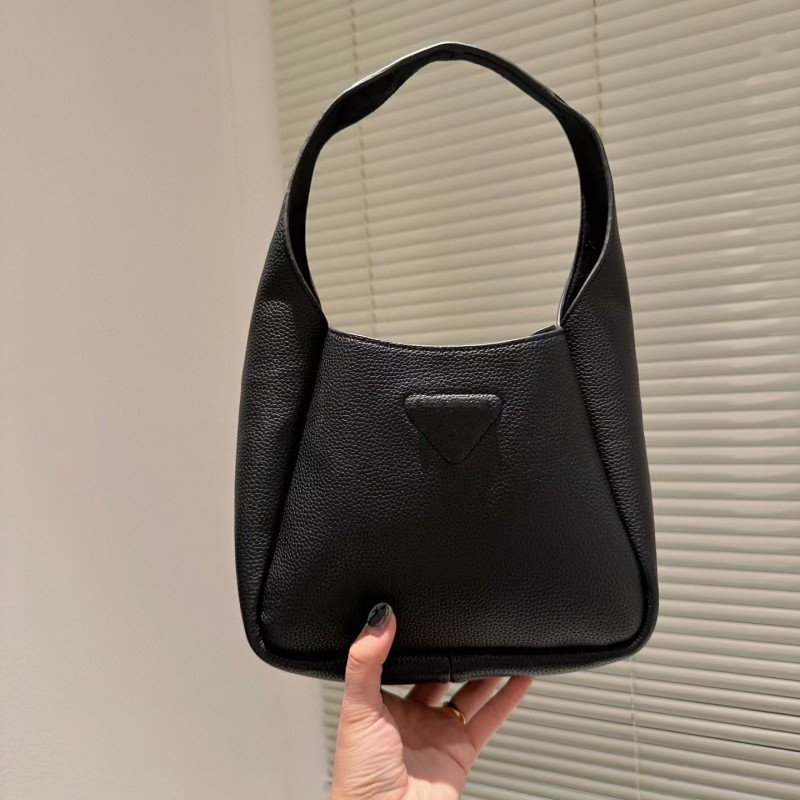 New women's handbag design bag luxury tote bag leather classic triangle handbag large capacity travel one shoulder bag soft leather fashion casual bucket shaped bag
New women's handbag design bag luxury tote bag leather classic triangle handbag large capacity travel one shoulder bag soft leather fashion casual bucket shaped bag
