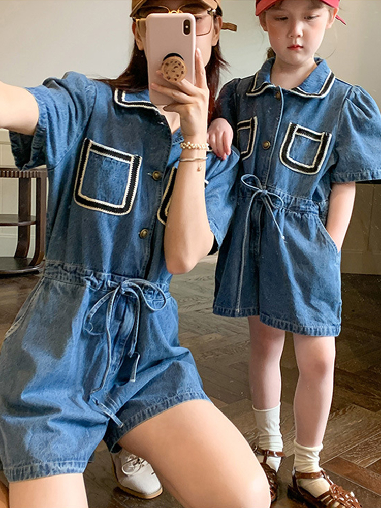 Family Matching Outfits Korean Version Parent-child Wear Mother-daughter Denim Jumpsuit Children's Denim Clothing mommy and me clothes 230506