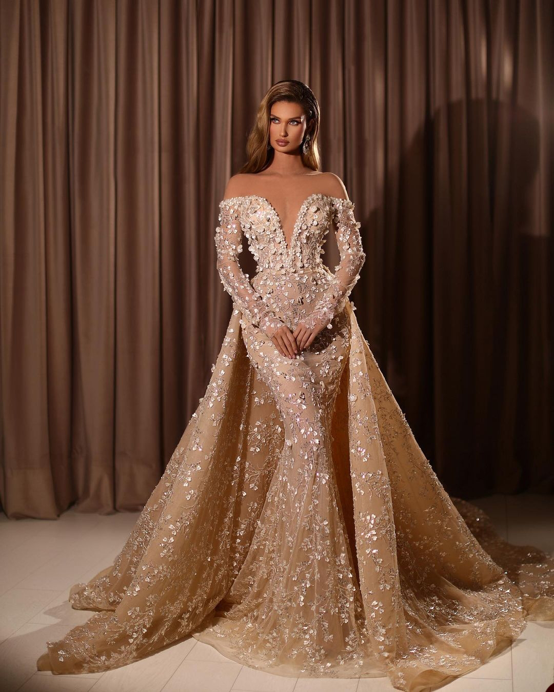Chic Champagne Mermaid Wedding Dresses Off Shoulder Lace 3D Appliques Bridal Gown Custom Made Illusion Wedding Gowns