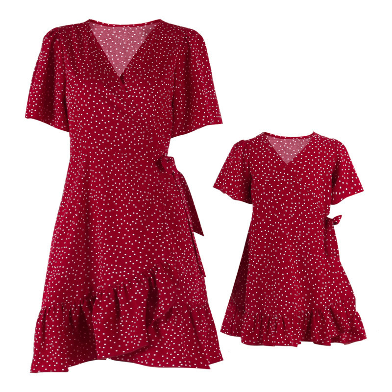 Family Matching Outfits Summer Polka Dot Parent-child Dress Short Sleeved Soft Polyester Dresses Women Dress Girl Birthday Skirt Family Matching Cloth