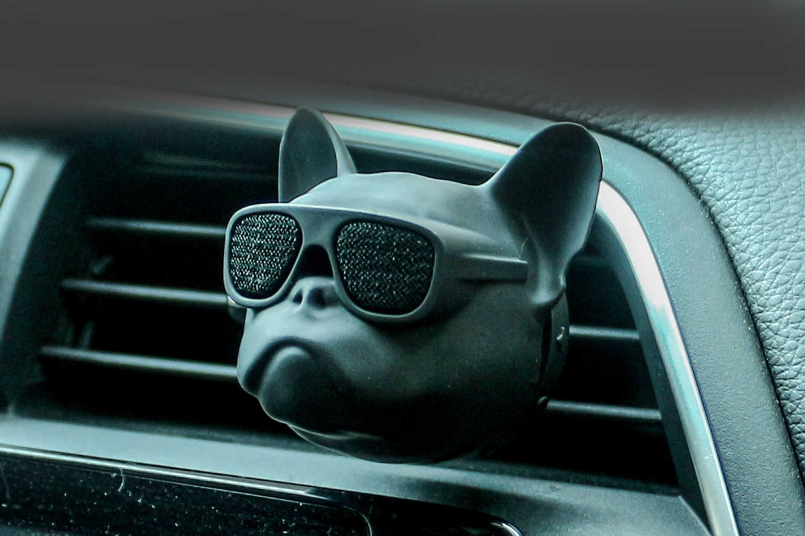 New New Creative Bulldog Car Parfum Air Refresher Car Scent Car Perfume Fragrance Clip Auto Vent Air Freshener Car Accessories