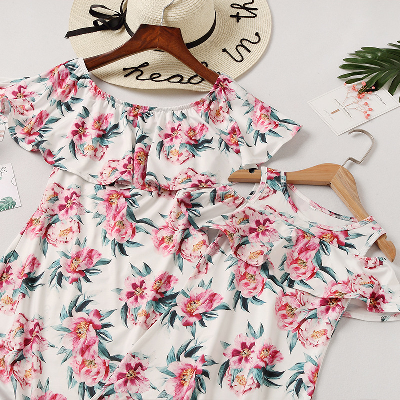 Family Matching Outfits Mommy and Me Clothes Summer Parent-Child Matching Outfit Shoulder Print Ruffle Dress Mom and Daughter Matching Clothes 230506