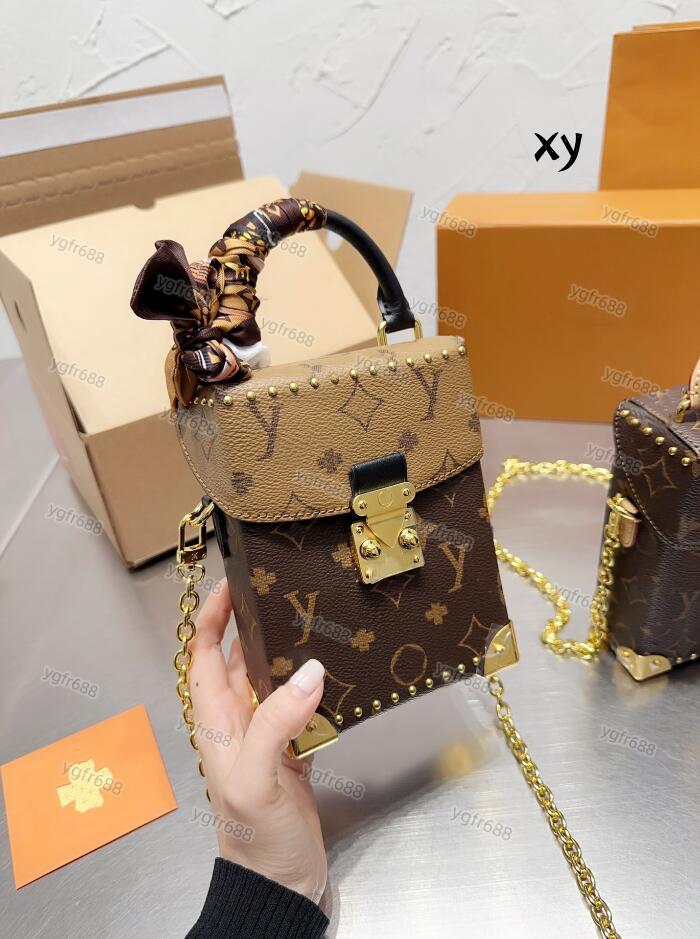 Chain Women Shoulder Bag Real Leather Women Handbags Designer Bags 100% High quality Crossbody Classic style Messenger Bags Trunk Evening small box bag Totes Have Box, Brown 13*17cm
Chain Women Shoulder Bag Real Leather Women Handbags Designer Bags 100% High quality Crossbody Classic style Messenger Bags Trunk Evening small box bag Totes Have Box, Brown 13*17cm