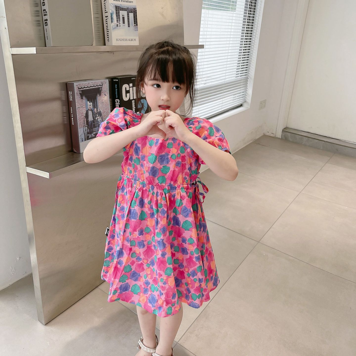 Family Matching Outfits Mother Daughter Floral Dress For Parent-Child Matching Flower Pattern Clothing Mom And Baby Girl Dresses Women Clothes 230506