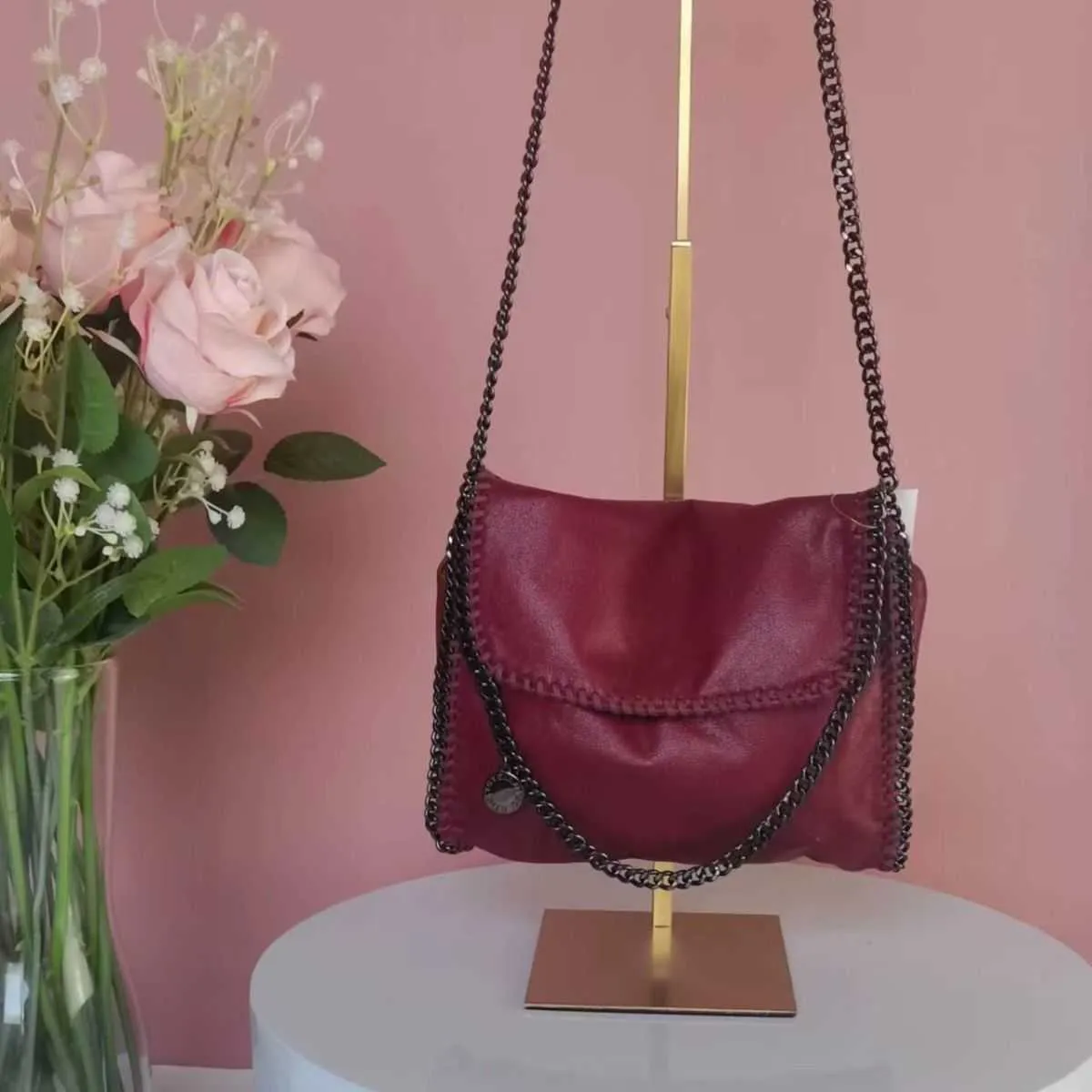 Designer Stella McCartney Chain Shoulder Crossbody Bags Suede Envelope Messenger Bag Hobo Women Luxury Handbags Large Totes Vintage Ladies Purses Wallets, Color 1 23*17*6cm
Designer Stella McCartney Chain Shoulder Crossbody Bags Suede Envelope Messenger Bag Hobo Women Luxury Handbags Large Totes Vintage Ladies Purses Wallets, Color 1 23*17*6cm