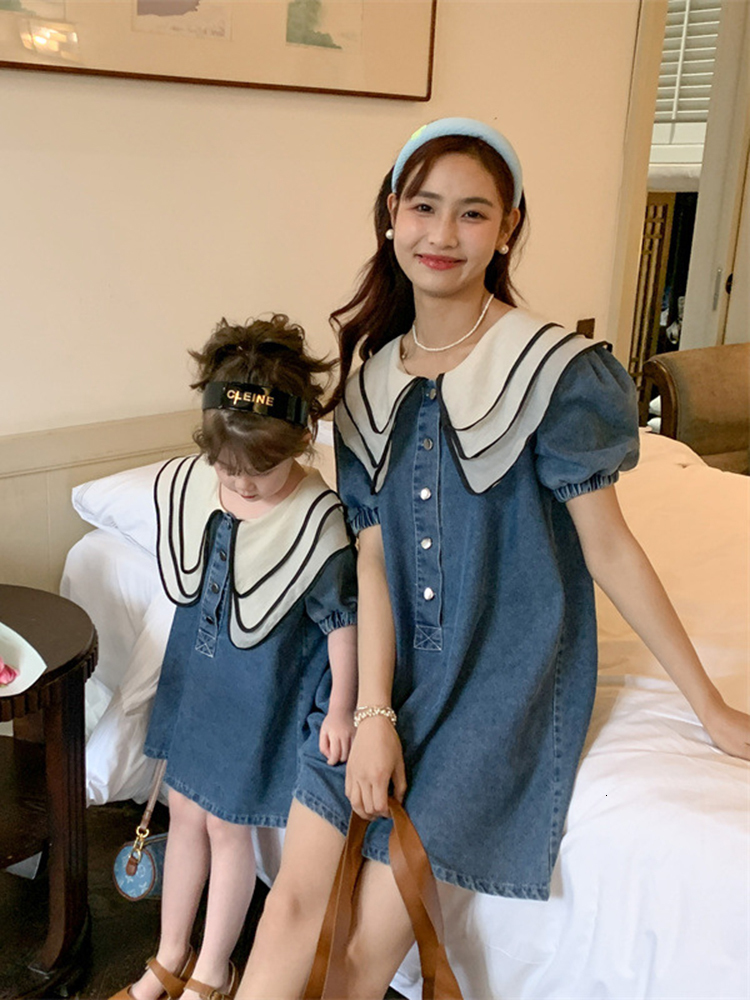 Family Matching Outfits Parent-child Doll Collar Denim Skirt Korean Version Mother and Daughter Cotton Long Skirt Summer Girls Clothes Trend 230506