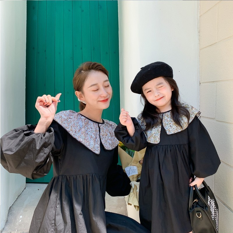 Family Matching Outfits Parent-child Wear Autumn Girl Baby Floral Irregular Collar Dress Retro Hepburn Style Dress 230506